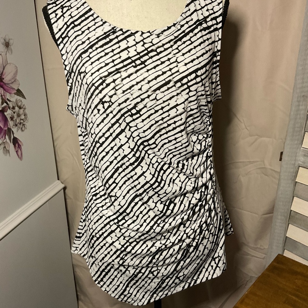 Adrienne Vittadini Ladies Sleeveless Top Medium